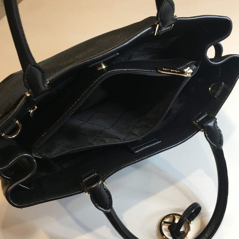 Michael Kors | Black Pebbled Leather Shoulder Bag with Gold Accents - Picture 8 of 15